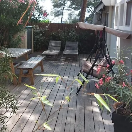 Pesquiers T2 Grande Terrasse Hyeres
